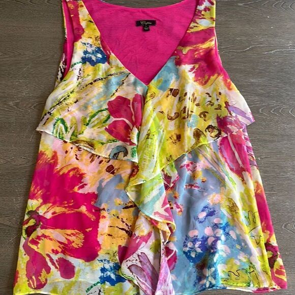 Floral top  - Picture 1 of 3